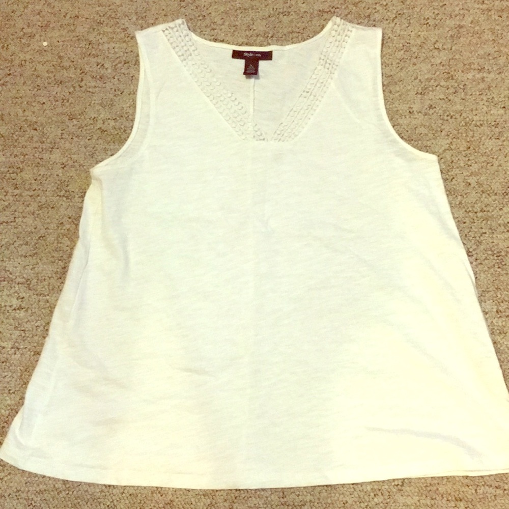 White flowly tank